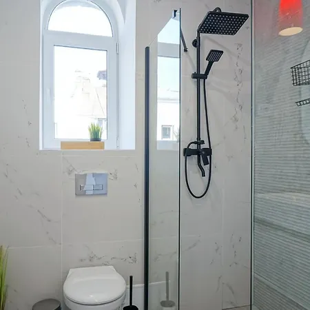 Charming 2bdr Apt Downtown Appartement