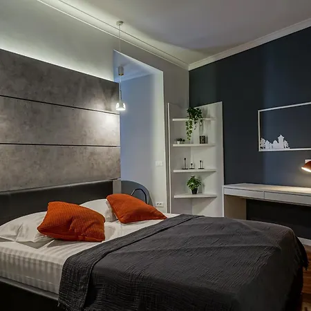 Charming 2bdr Apt Downtown Appartement *
