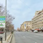 Charming 2bdr Apt Downtown