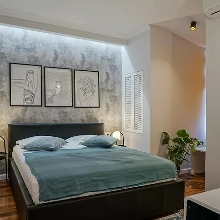 Apartment Charming 2bdr Apt Downtown Bukarest