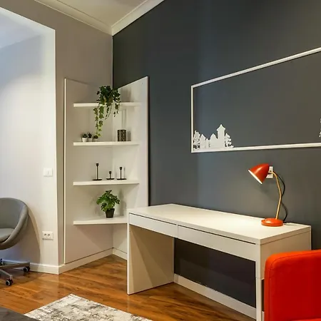 Charming 2bdr Apt Downtown * Boekarest