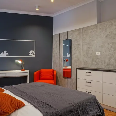 Charming 2bdr Apt Downtown דירה בוקרשט