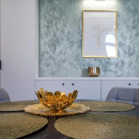 דירה Charming 2bdr Apt Downtown בוקרשט