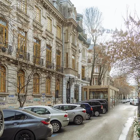 Charming 2bdr Apt Downtown * בוקרשט