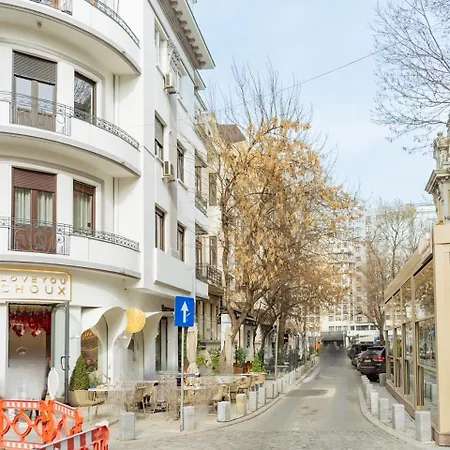 דירה Charming 2bdr Apt Downtown *