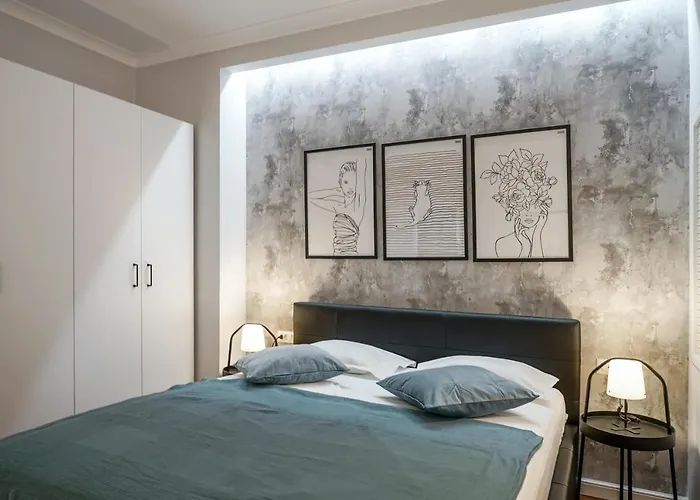 Charming 2bdr Apt Downtown Apartament *