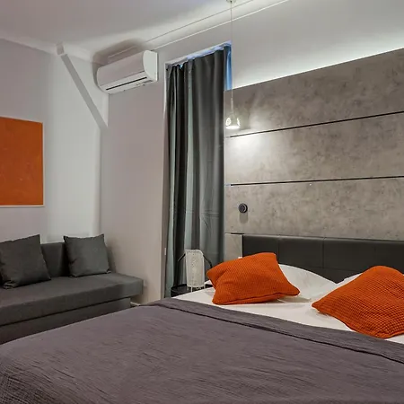 Διαμέρισμα Charming 2bdr Apt Downtown *