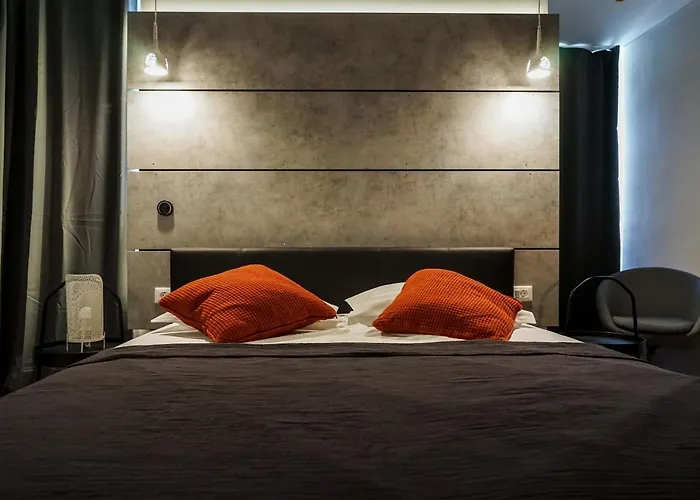 Charming 2bdr Apt Downtown Βουκουρέστι