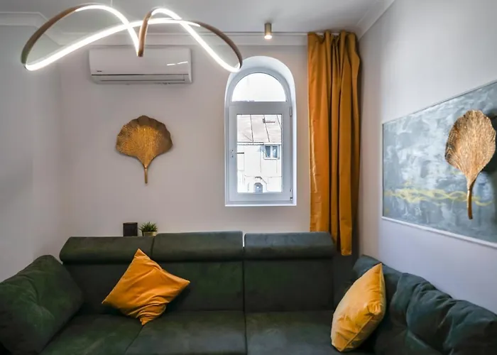 Charming 2bdr Apt Downtown Διαμέρισμα *