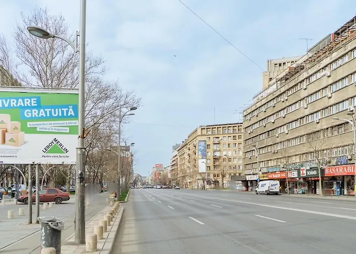 Charming 2bdr Apt Downtown