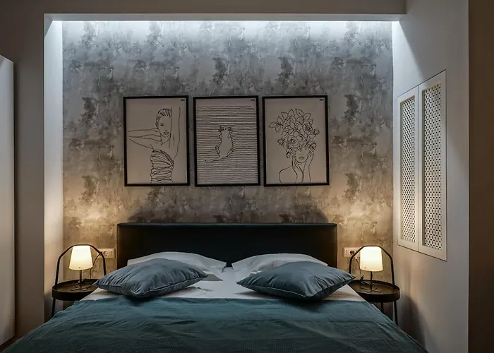 Charming 2bdr Apt Downtown Διαμέρισμα